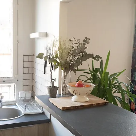 Apartment Charming Apt Near Les Buttes Chaumont Paris